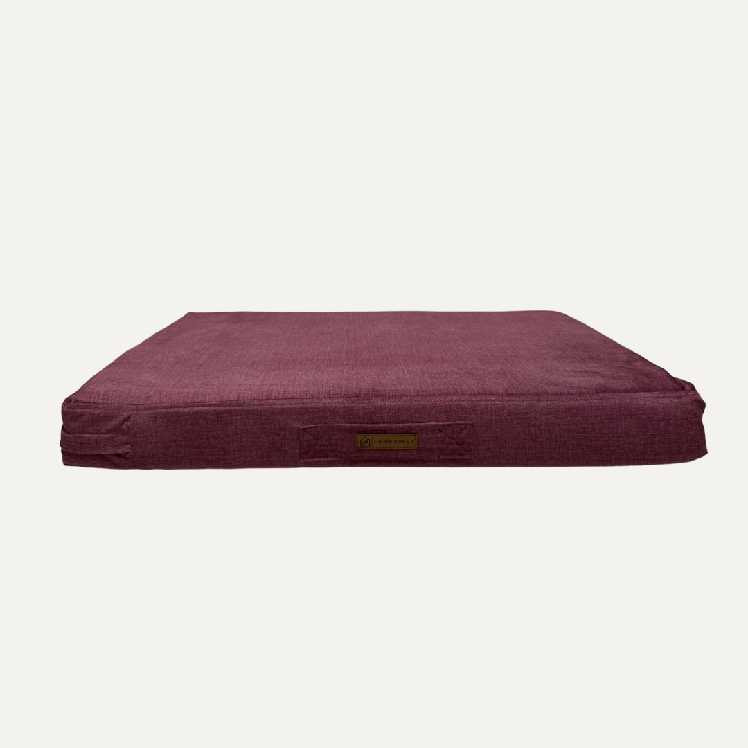 Colchón ortopédico para perros grandes color vinotinto - Cama plana lavable con soporte articular | Con-Sentido