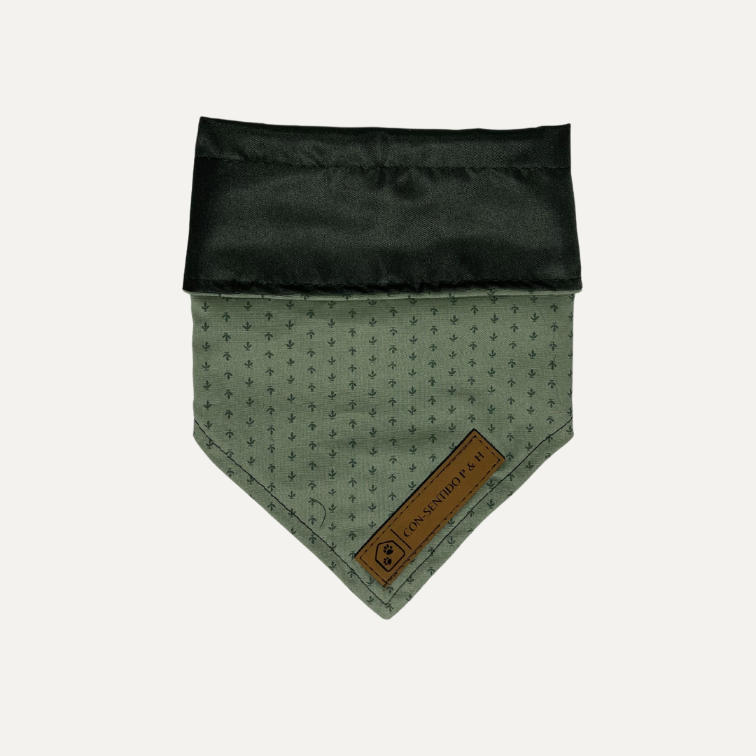 Pañoleta Oliva para Mascotas – Reversible, natural y suave